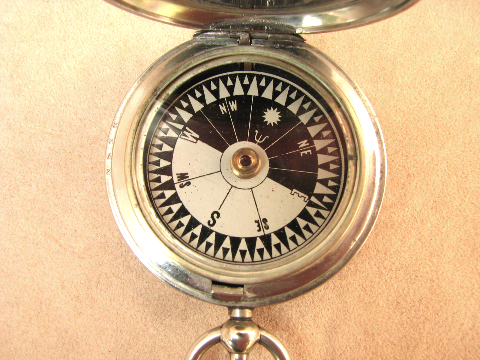 WW1 Dennison MK V pocket compass with Singers Patent style dial dated 1916